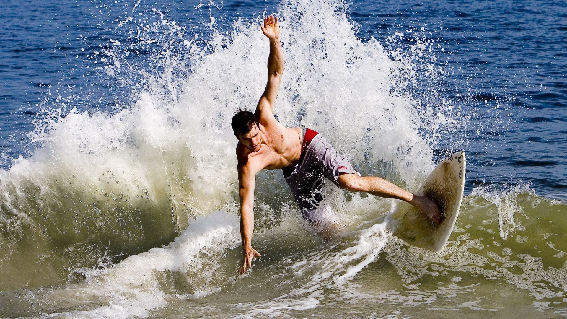 橄榄球科研项目落地多所大学,橄榄球最厉害的大学